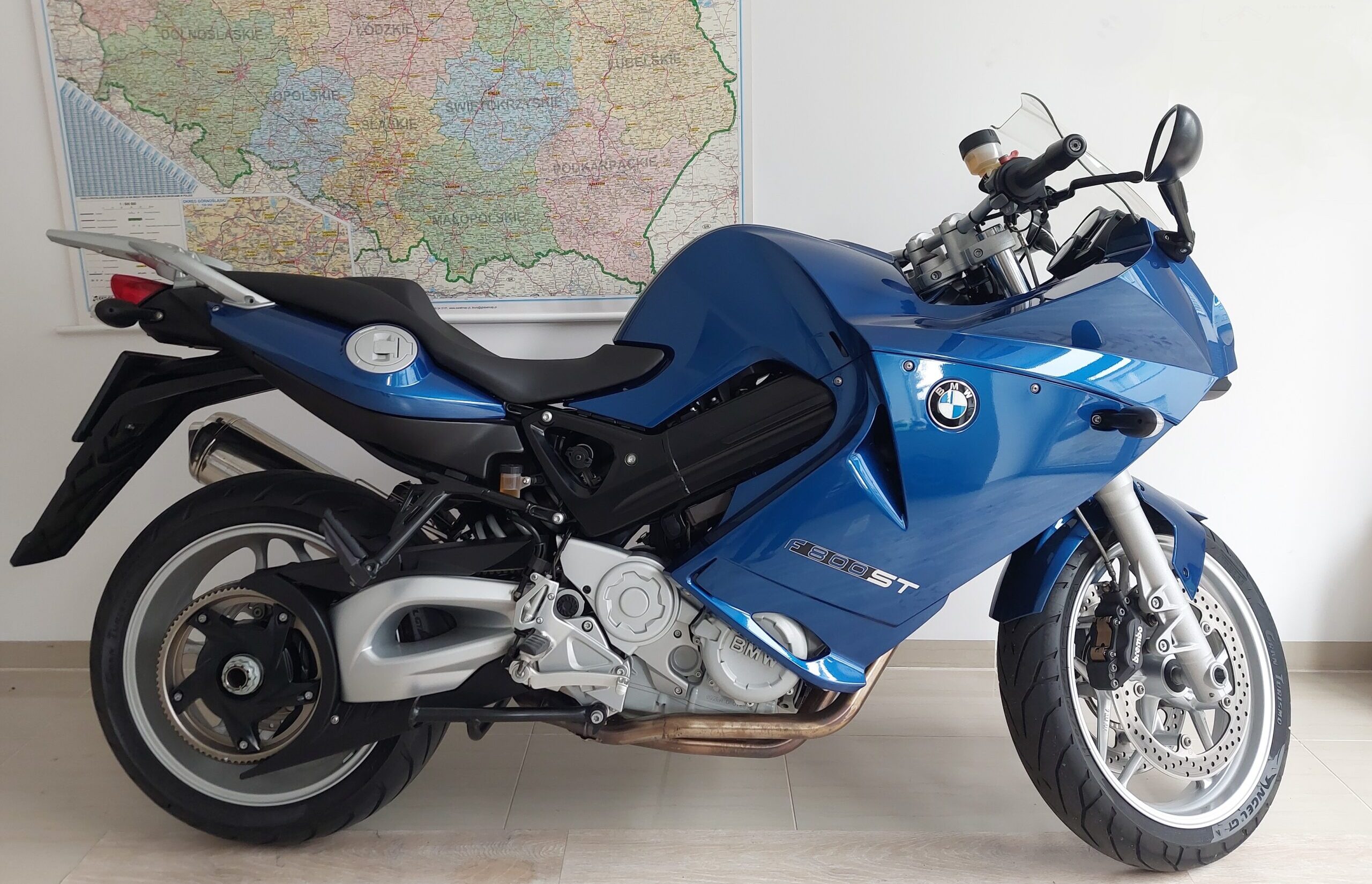 bmw800